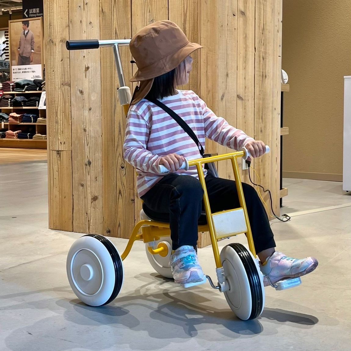無印良品 四輪車 木製 室内用 三輪車 乗用 ナチュナル 良品 廃盤品 子供 フォルテ横浜川和】 こども服 季節のおたよりVol.5 ｜無印良品